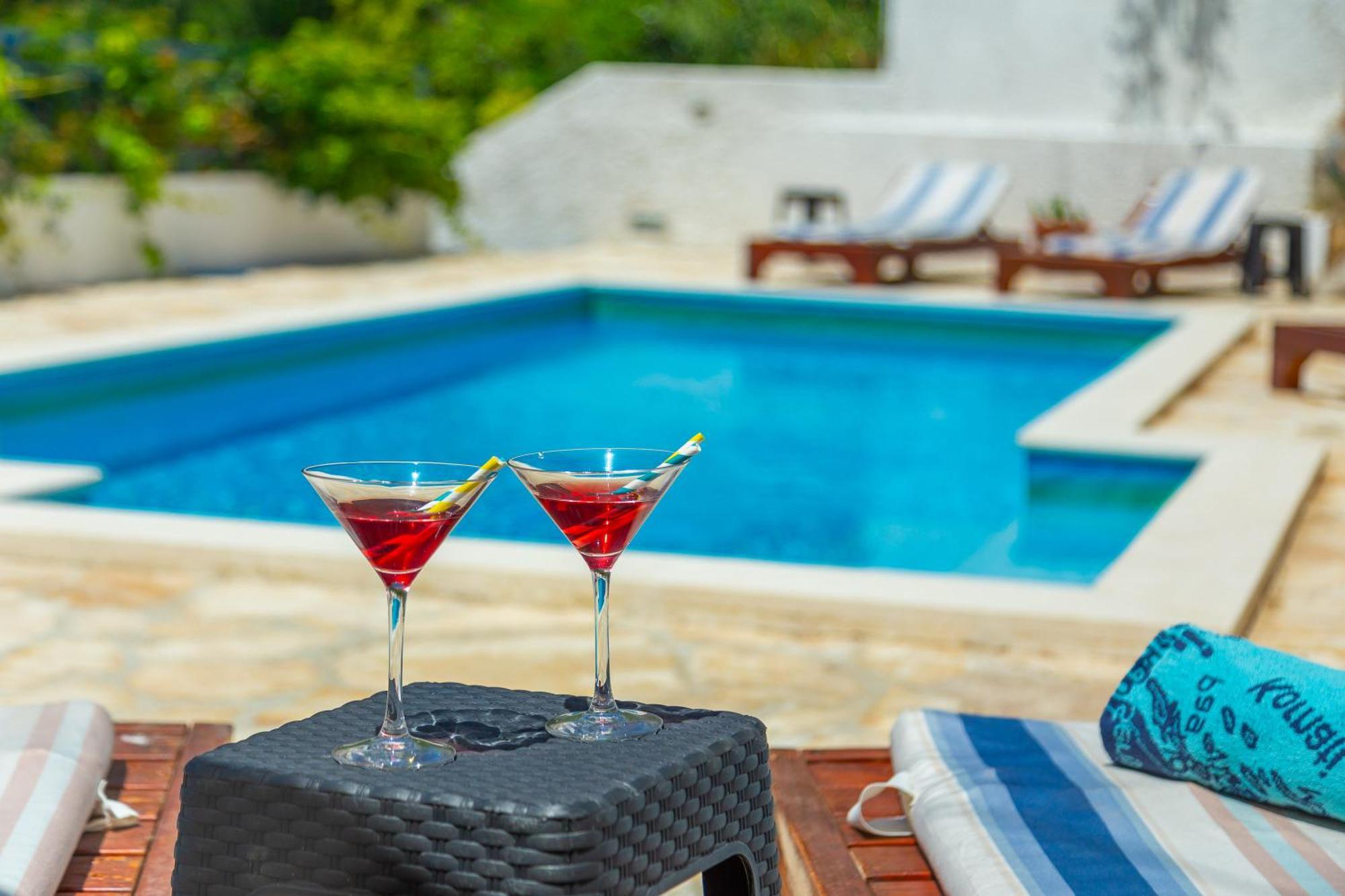 Caleta Seaview Suites II - Pool & Jacuzzi 洛克瓦罗戈兹尼察 外观 照片