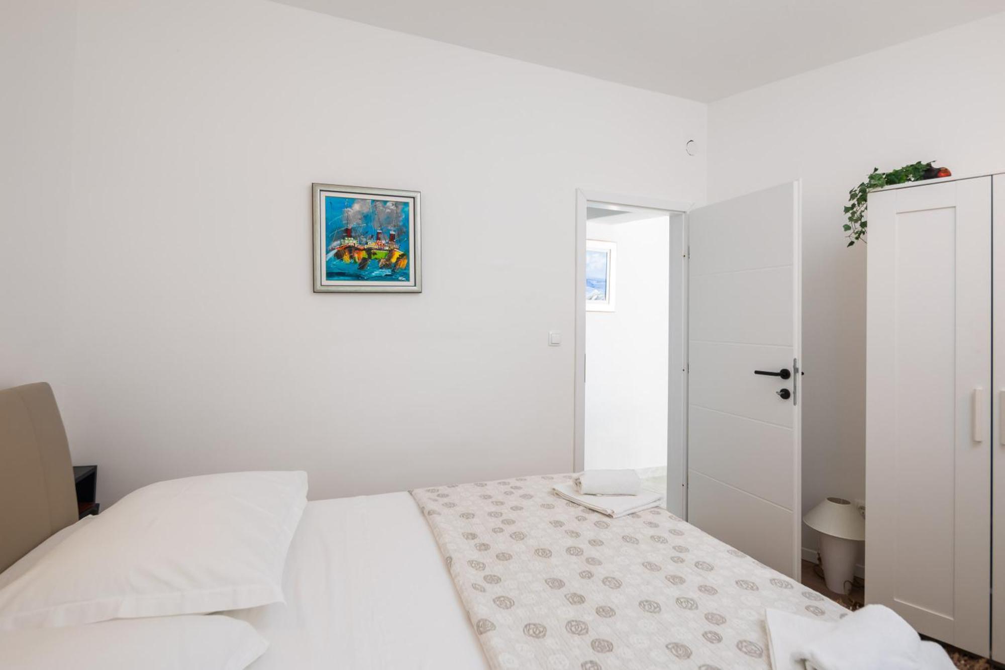 Caleta Seaview Suites II - Pool & Jacuzzi 洛克瓦罗戈兹尼察 外观 照片