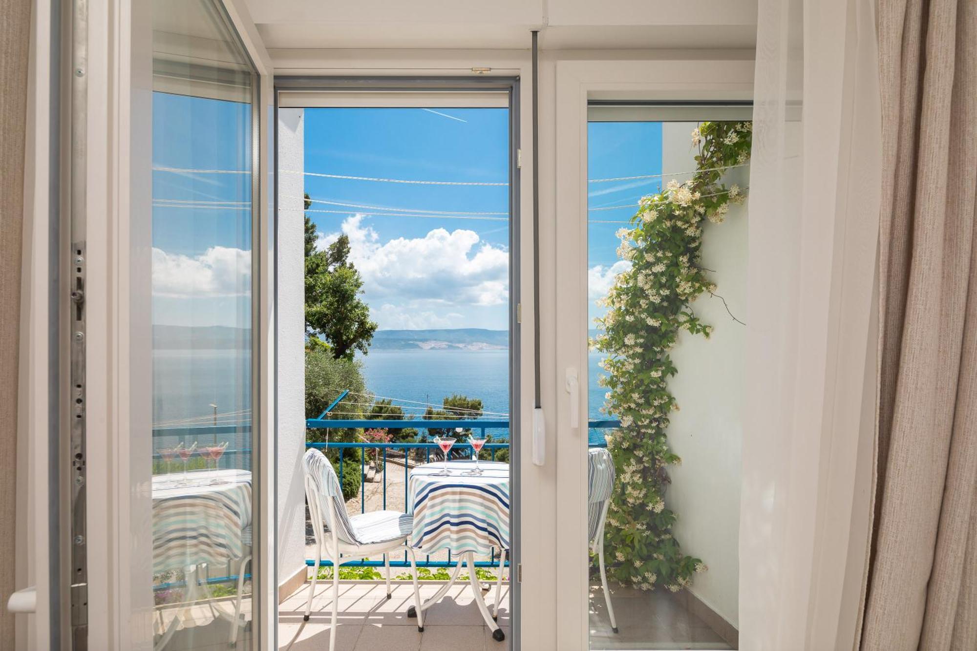 Caleta Seaview Suites II - Pool & Jacuzzi 洛克瓦罗戈兹尼察 外观 照片